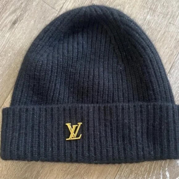 Louis Vuitton Black Cashmere Beanie with Gold Logo - Picture 1 of 4